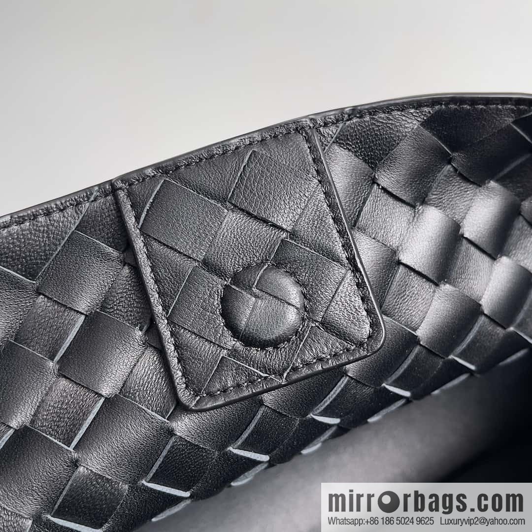 Bottega Veneta new horizontal Andiamond handbag, model number: 754990