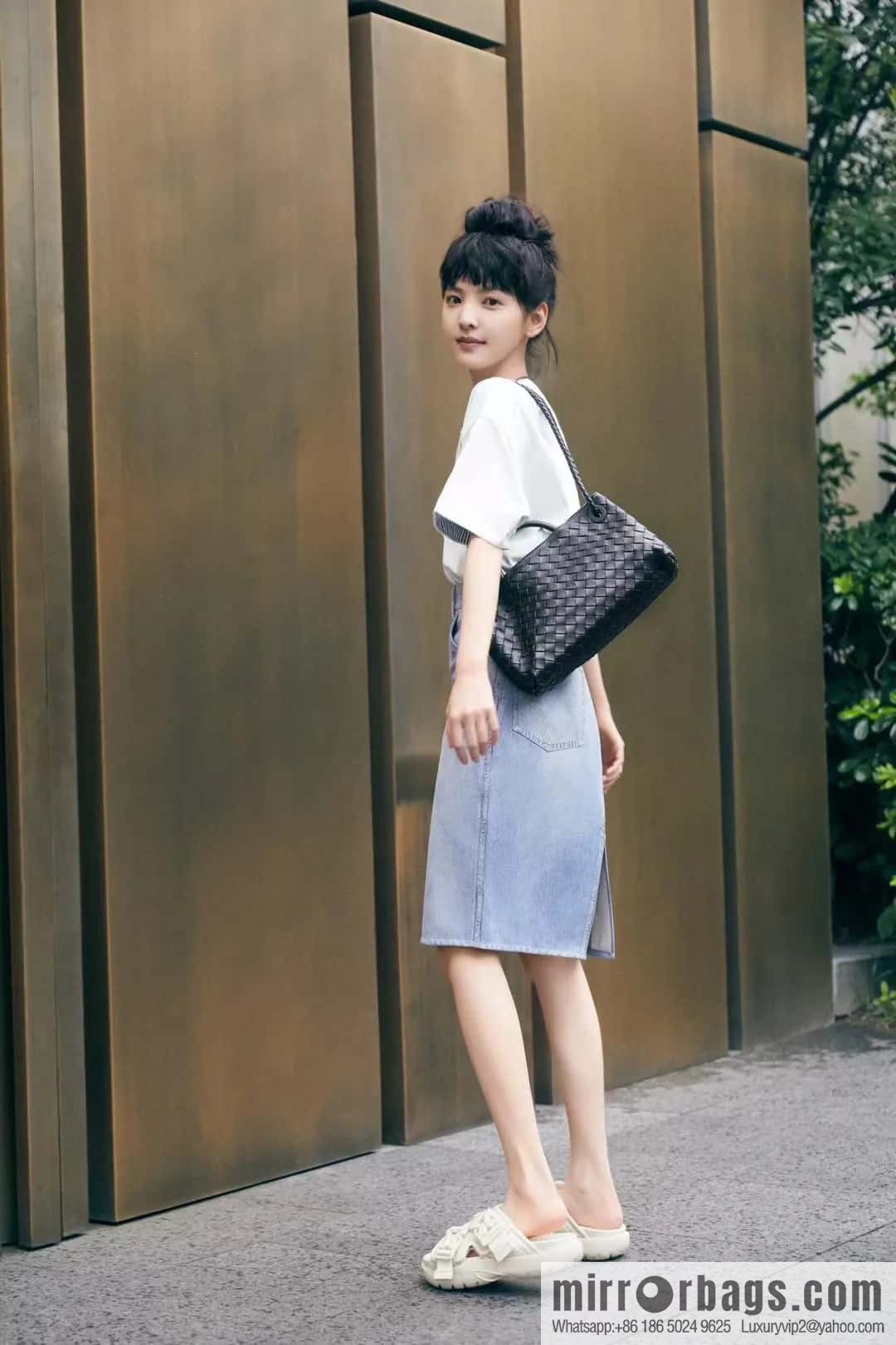 Bottega Veneta new horizontal Andiamond handbag, model number: 754990