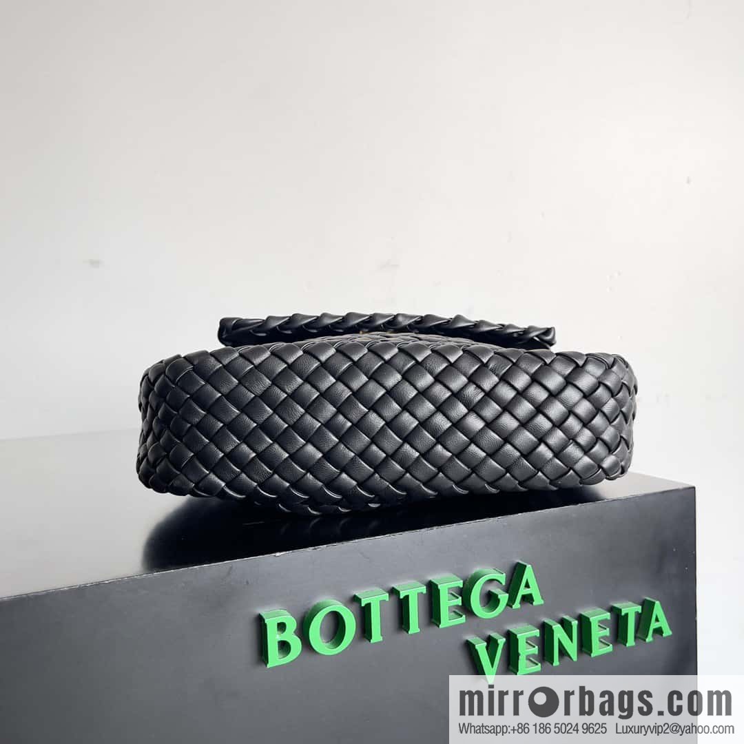 BV autumn and winter new model, Faye Wong same style, classic small weaving pure hand-woven COBBLE shoulder backpack model number: 709418 black