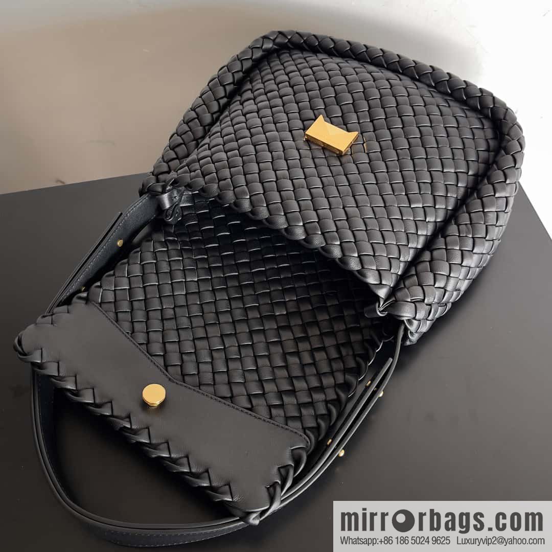 BV autumn and winter new model, Faye Wong same style, classic small weaving pure hand-woven COBBLE shoulder backpack model number: 709418 black