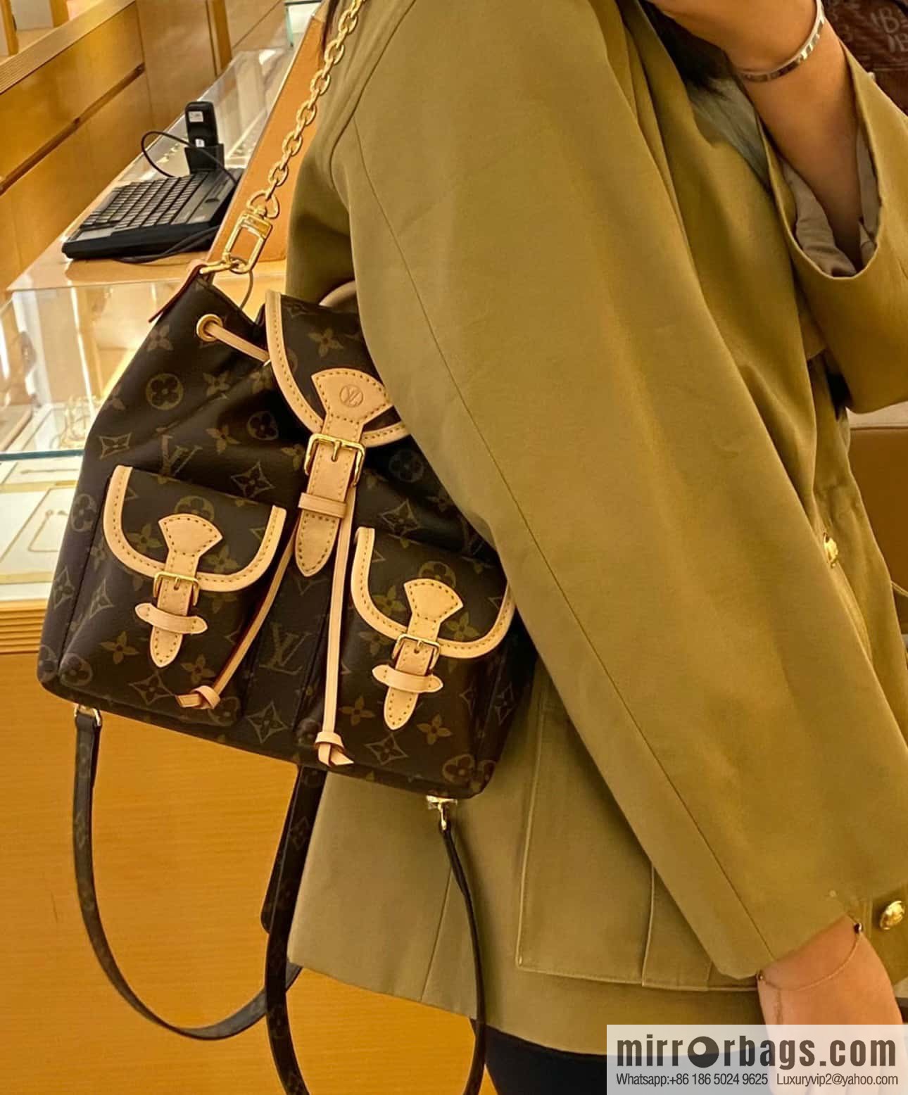[Original single boutique] M46932 monogram backpack series Excursion small backpack