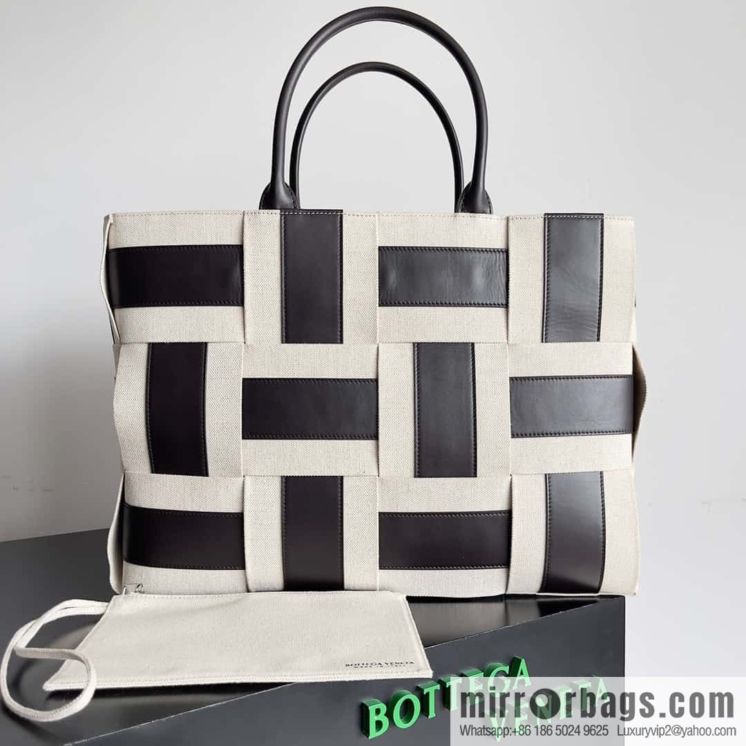 B home BOTTEGA VENETA canvas bag panda color matching tote bag, model; 755219