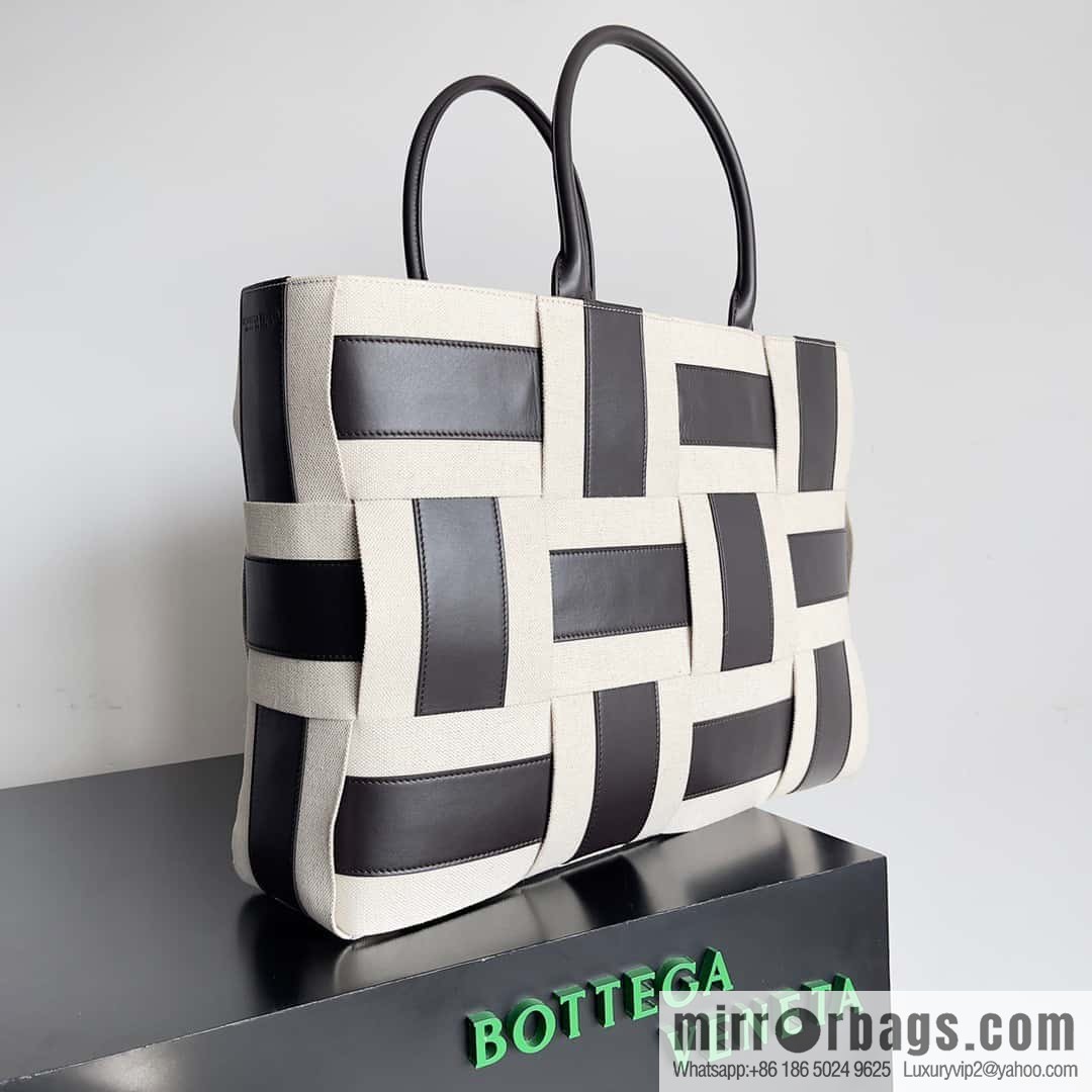 B home BOTTEGA VENETA canvas bag panda color matching tote bag, model; 755219