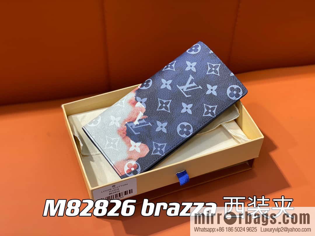 [Original order boutique] M82826 blue, flame suit clip, long wallet series brazza suit clip