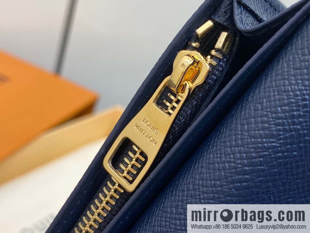 [Original order boutique] M82826 blue, flame suit clip, long wallet series brazza suit clip