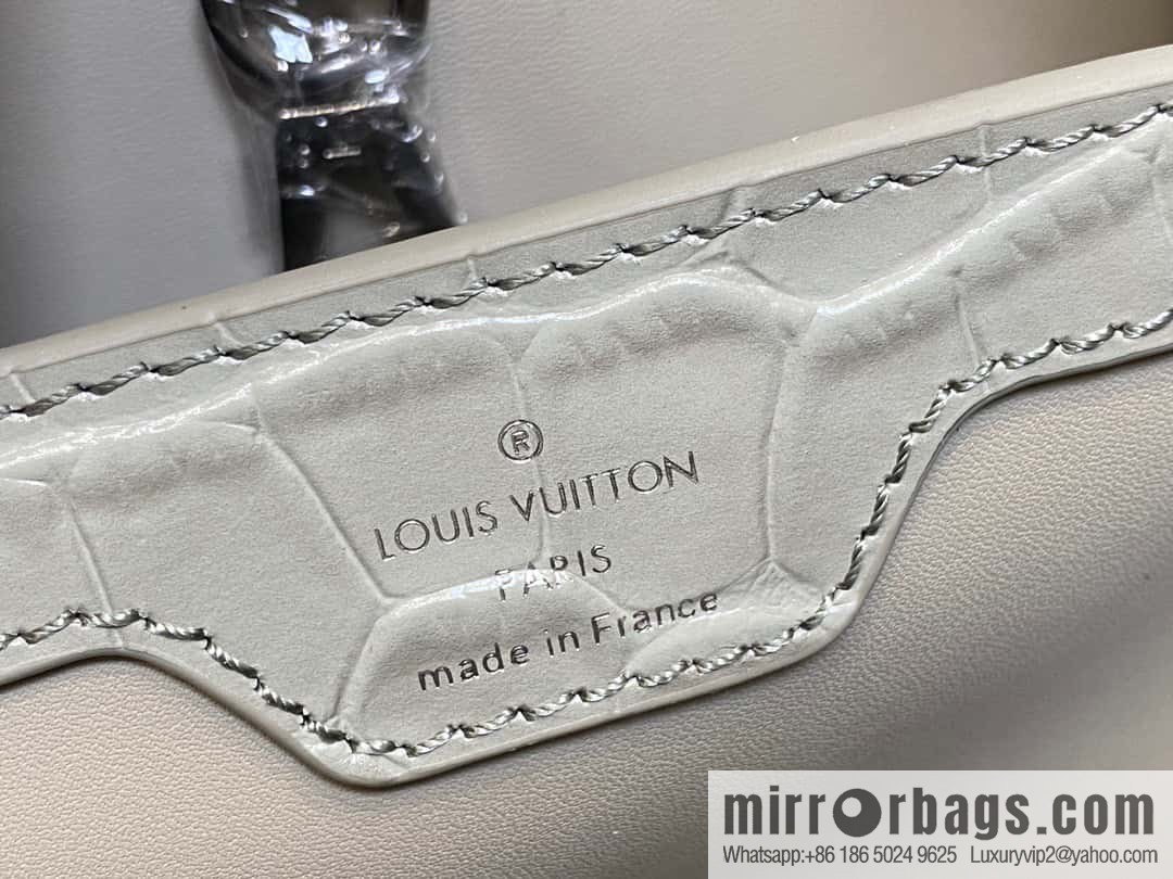 [Original order boutique] M48865 gray, crocodile pattern full leather cap that English series Capucines BB handbag