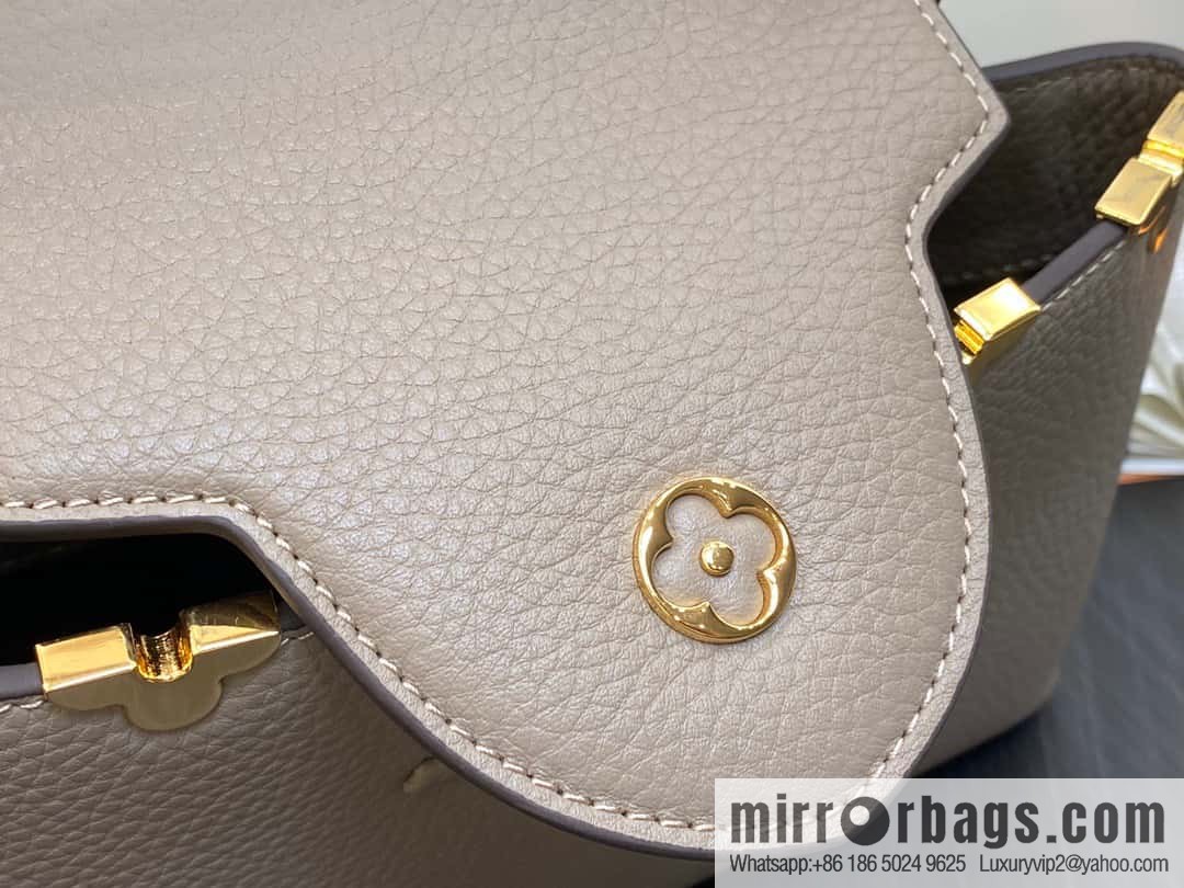 [Original order boutique] M24567 khaki flower crown, full leather cap, that English series Capucines medium handbag