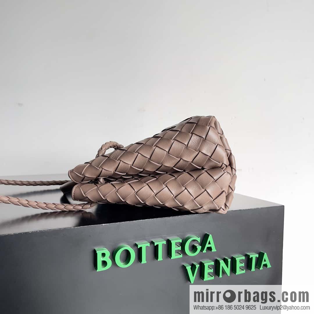 Bottega Veneta new horizontal Andiamond handbag, model number: 754990