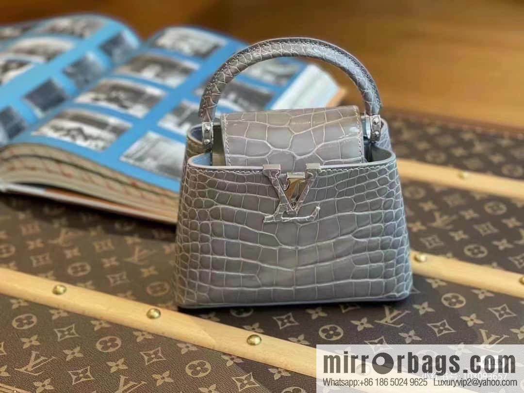 [Original order boutique] M48865 gray, crocodile pattern full leather cap that English series Capucines mini handbag