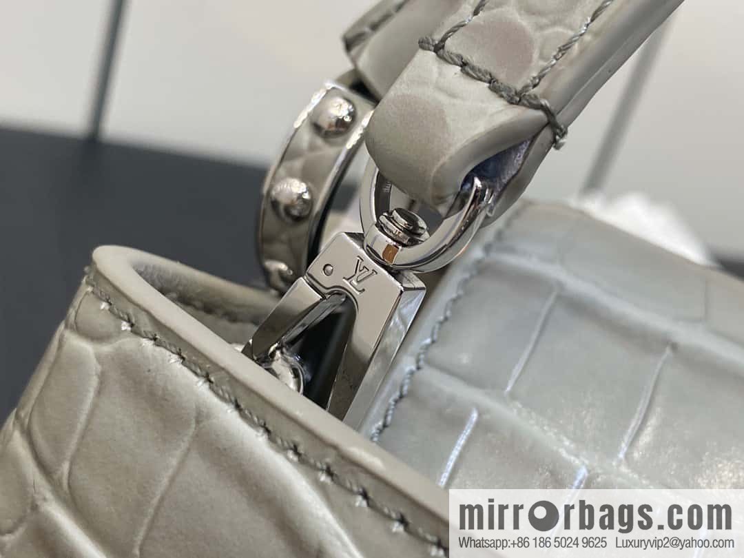 [Original order boutique] M48865 gray, crocodile pattern full leather cap that English series Capucines mini handbag