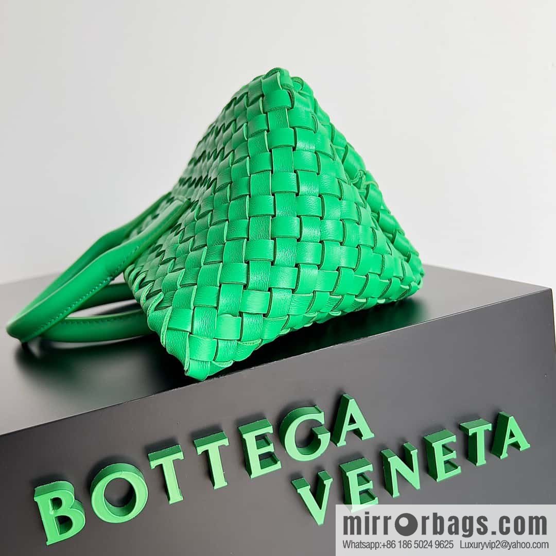 BV Mini Cabat Limited Edition mini vegetable basket BAG model; 709464 green pepper green