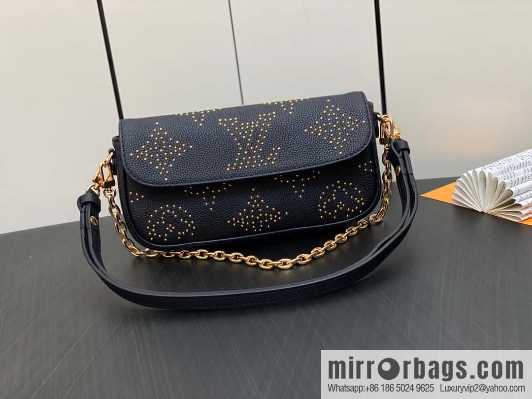 [Original single boutique] M82653 black full leather willow nail chain bag series Wallet on Chain Ivy handbag