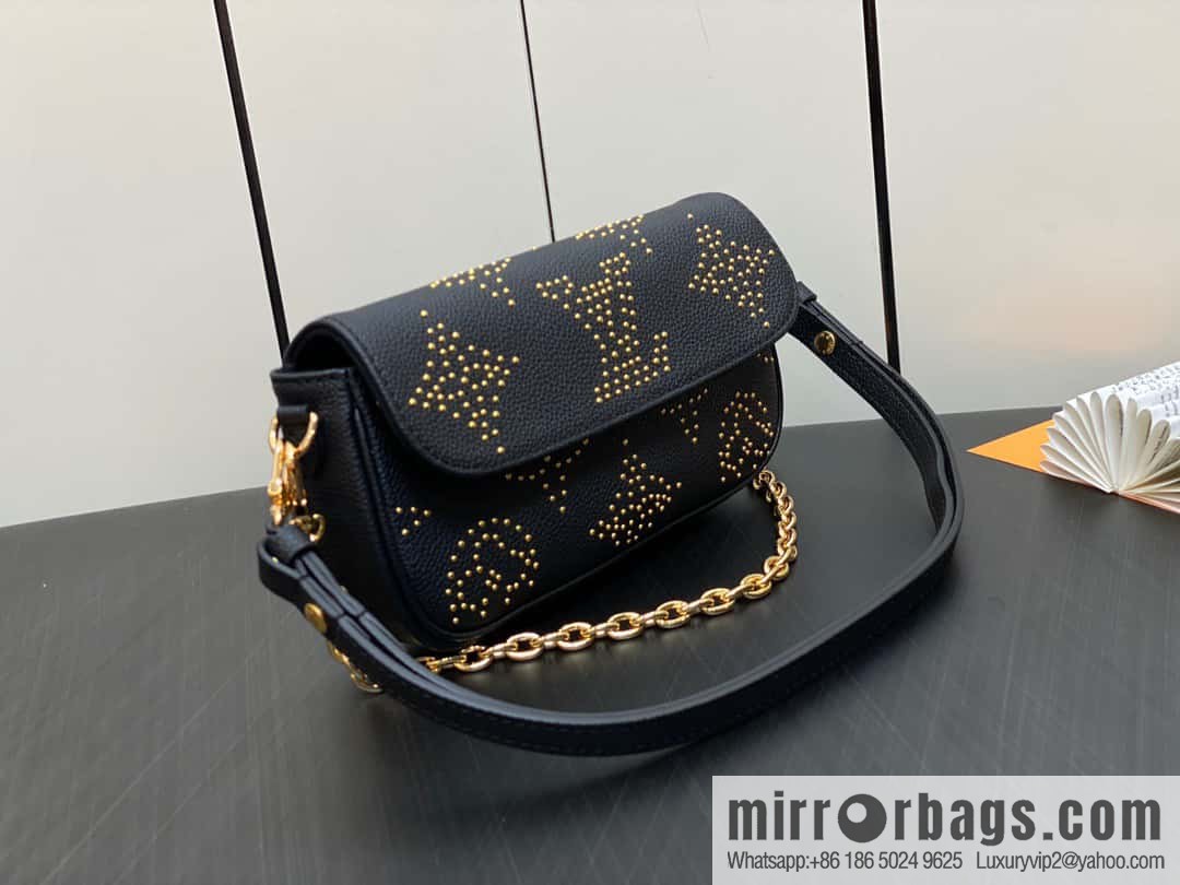 [Original single boutique] M82653 black full leather willow nail chain bag series Wallet on Chain Ivy handbag