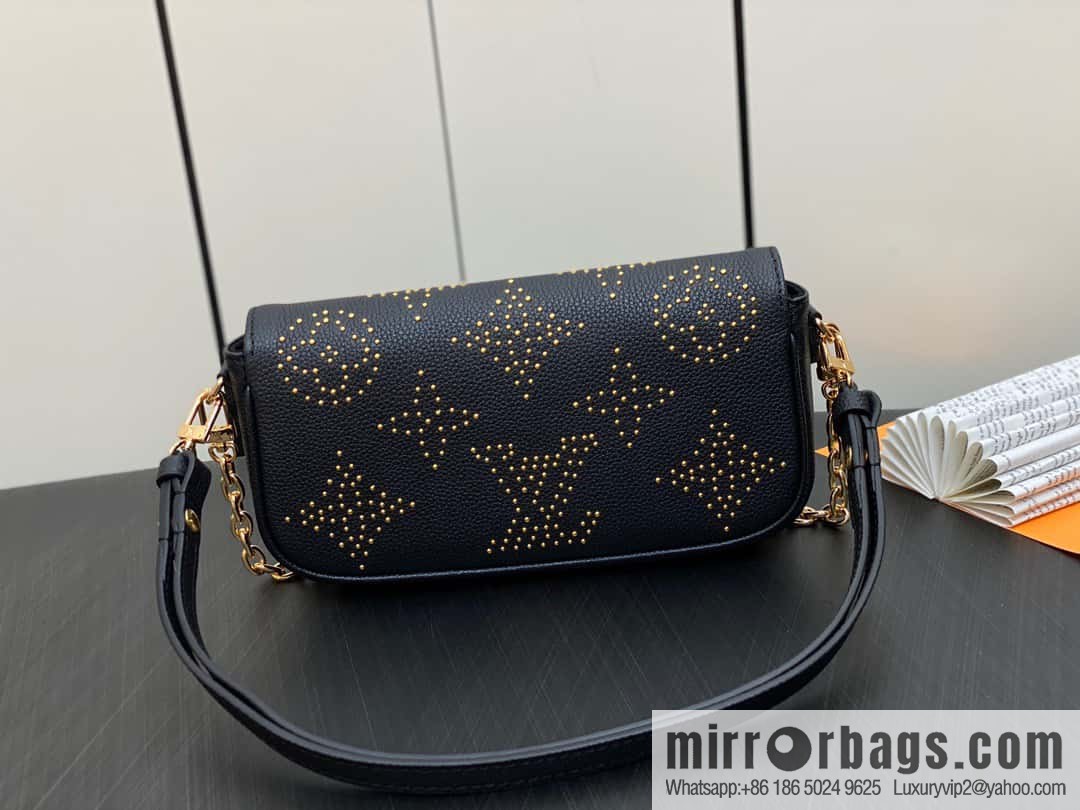 [Original single boutique] M82653 black full leather willow nail chain bag series Wallet on Chain Ivy handbag