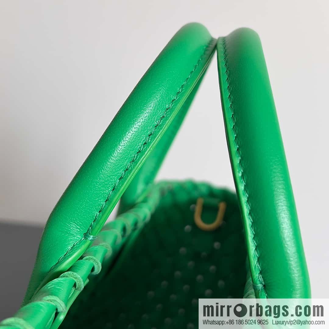 BV Mini Cabat Limited Edition mini vegetable basket BAG model; 709464 green pepper green