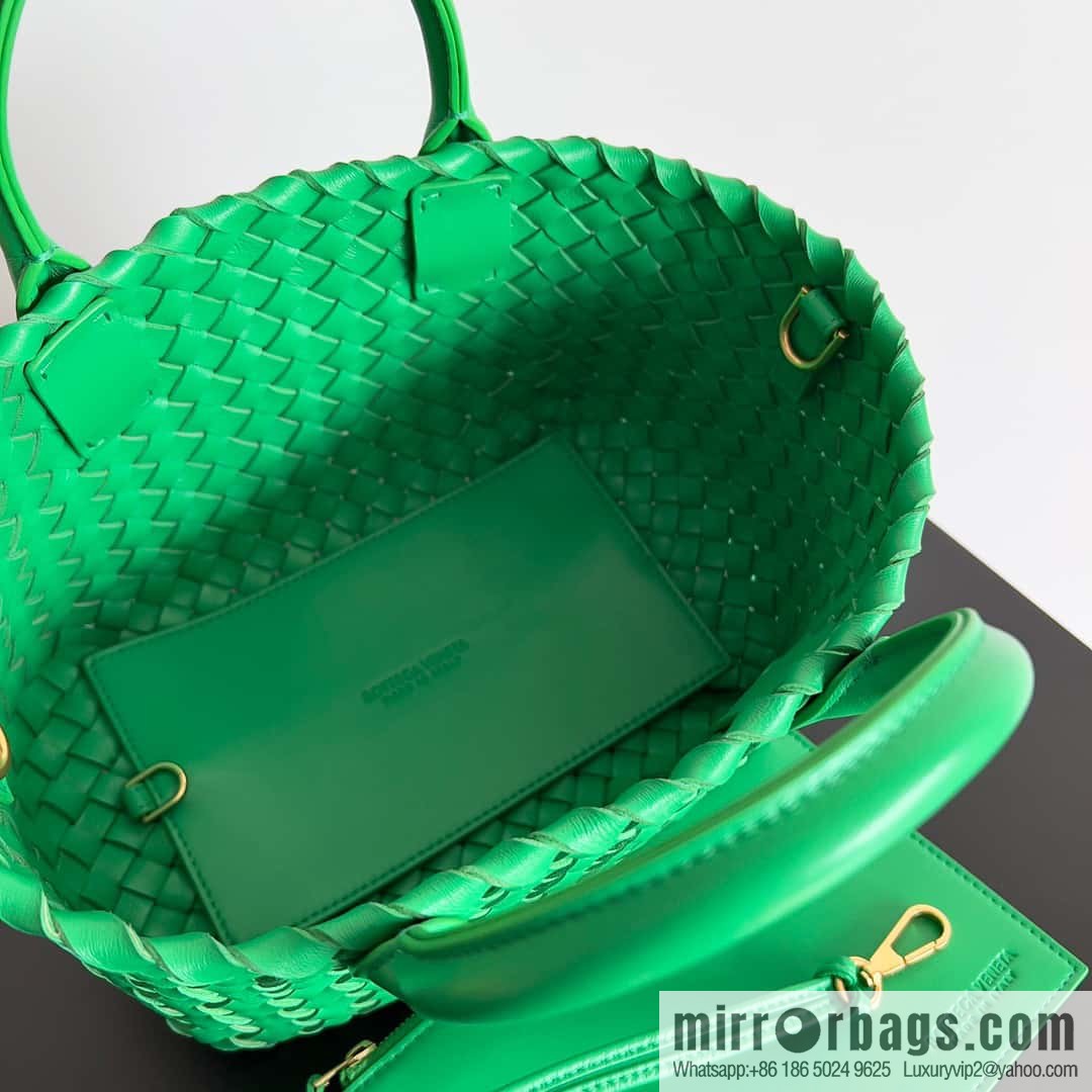 BV Mini Cabat Limited Edition mini vegetable basket BAG model; 709464 green pepper green
