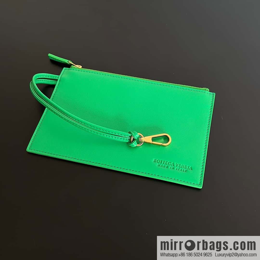 BV Mini Cabat Limited Edition mini vegetable basket BAG model; 709464 green pepper green