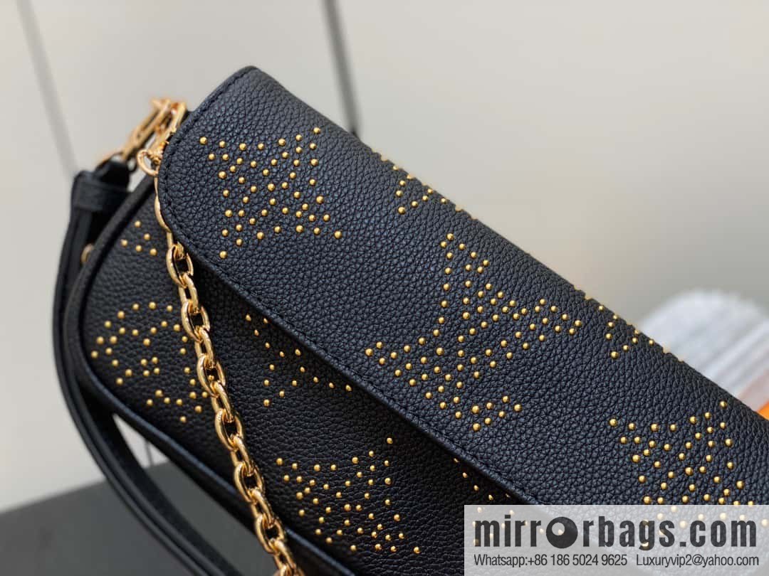 [Original single boutique] M82653 black full leather willow nail chain bag series Wallet on Chain Ivy handbag