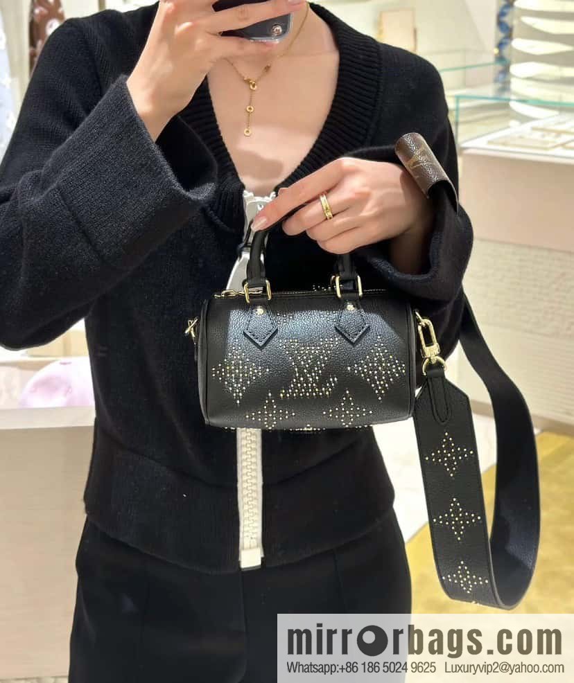 [Original single boutique] M46745 black full leather willow nail pillow bag speedy series Nano Speedy handbag