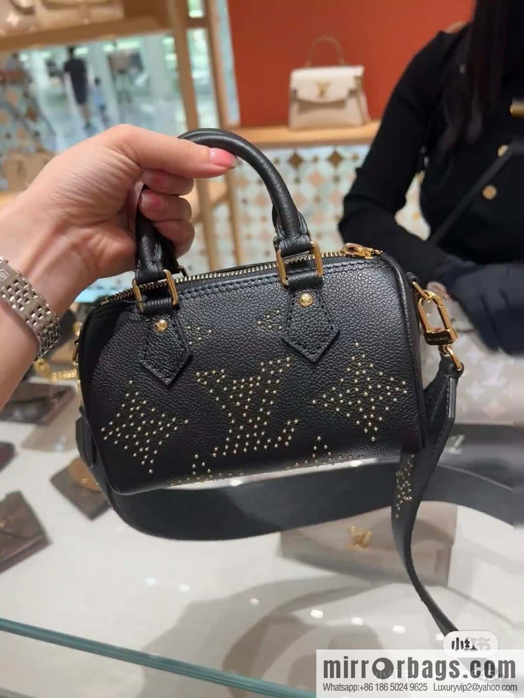 [Original single boutique] M46745 black full leather willow nail pillow bag speedy series Nano Speedy handbag