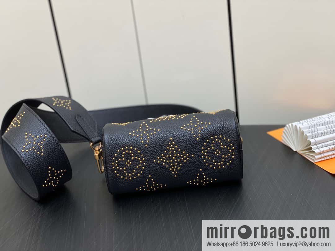 [Original single boutique] M46745 black full leather willow nail pillow bag speedy series Nano Speedy handbag