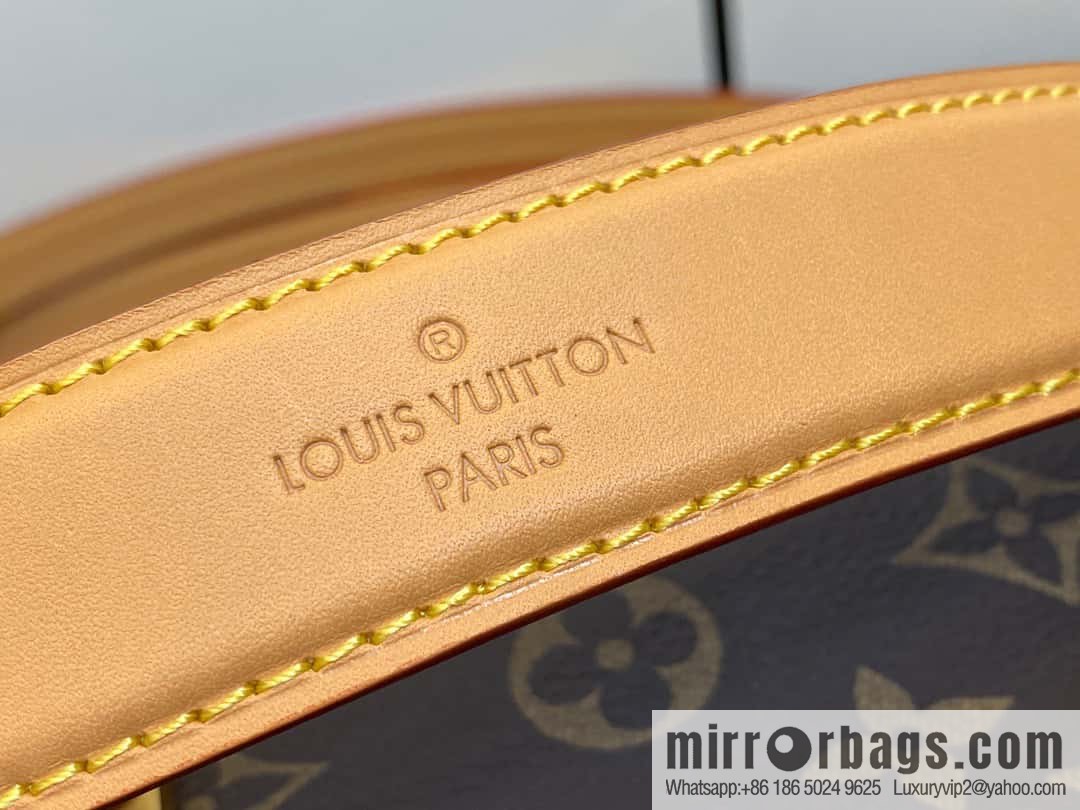 [Original order boutique] M46815 monogram mini soft box series side trunk mini handbag M46358 mini monogram