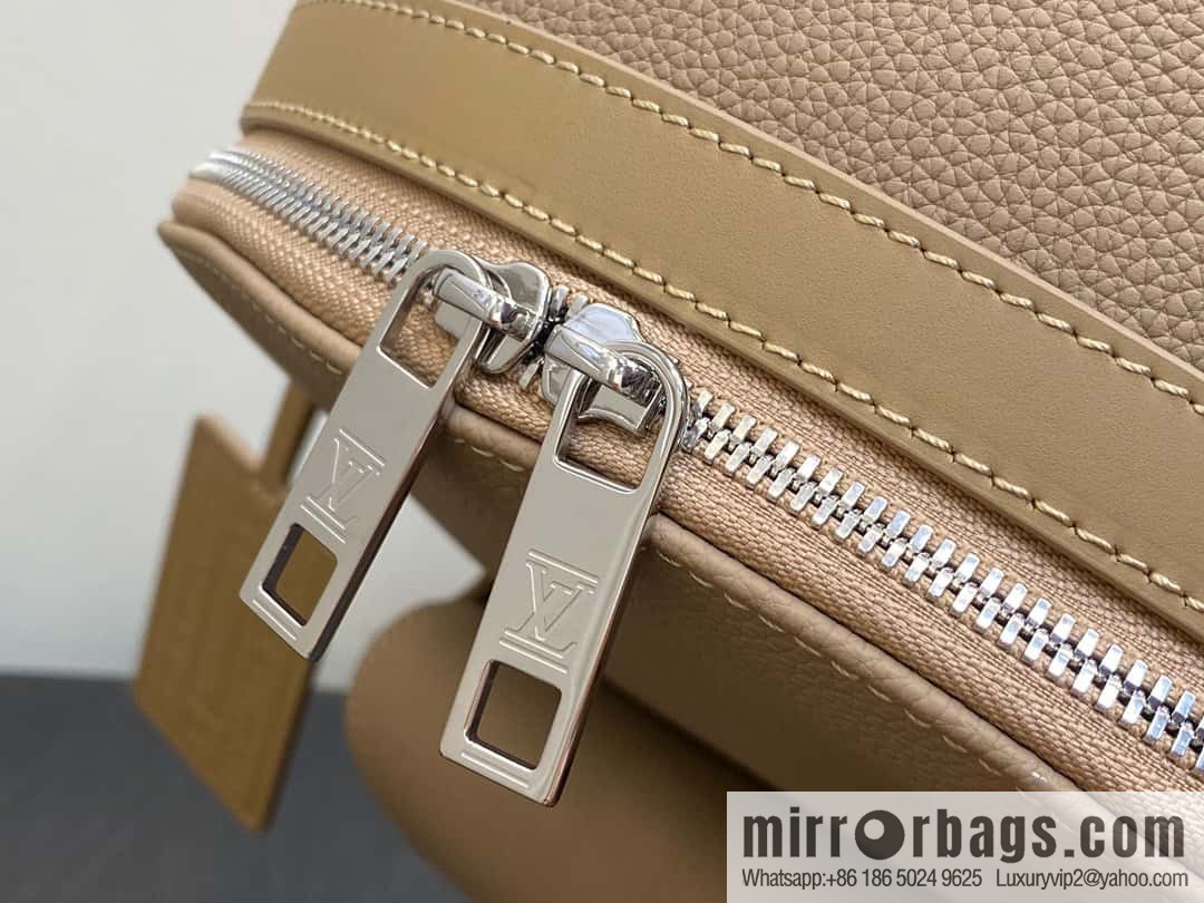 [Original single boutique] M23708 apricot, full leather backpack series TAKEOFF backpack LV NEW BACKPACK backpack
