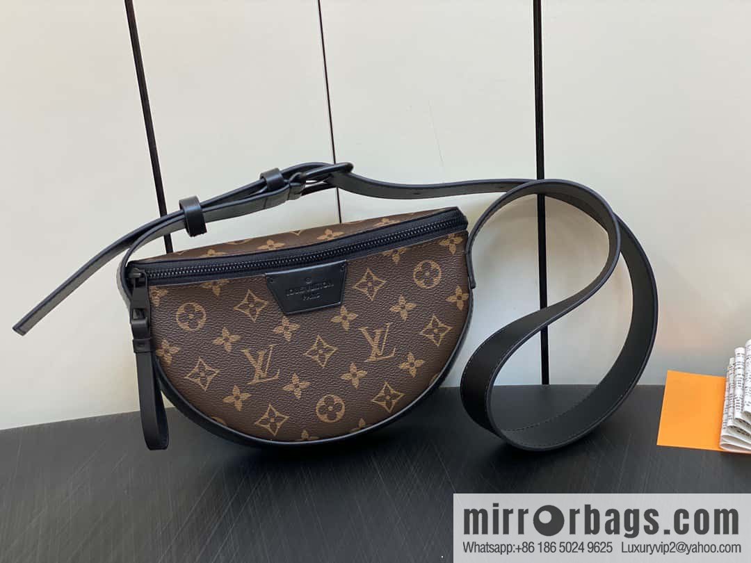 [Original order boutique] M23835 monogram men's bag moon bag series, new LV MOON CROSSBODY handbag in autumn and winter