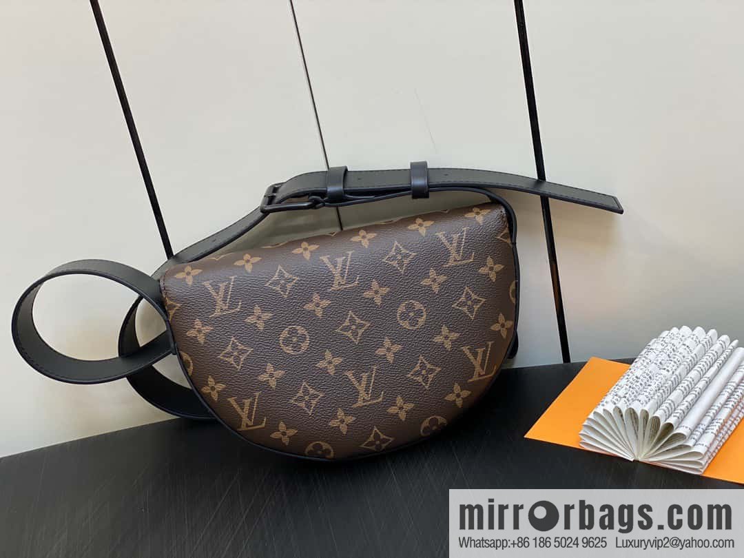 [Original order boutique] M23835 monogram men's bag moon bag series, new LV MOON CROSSBODY handbag in autumn and winter