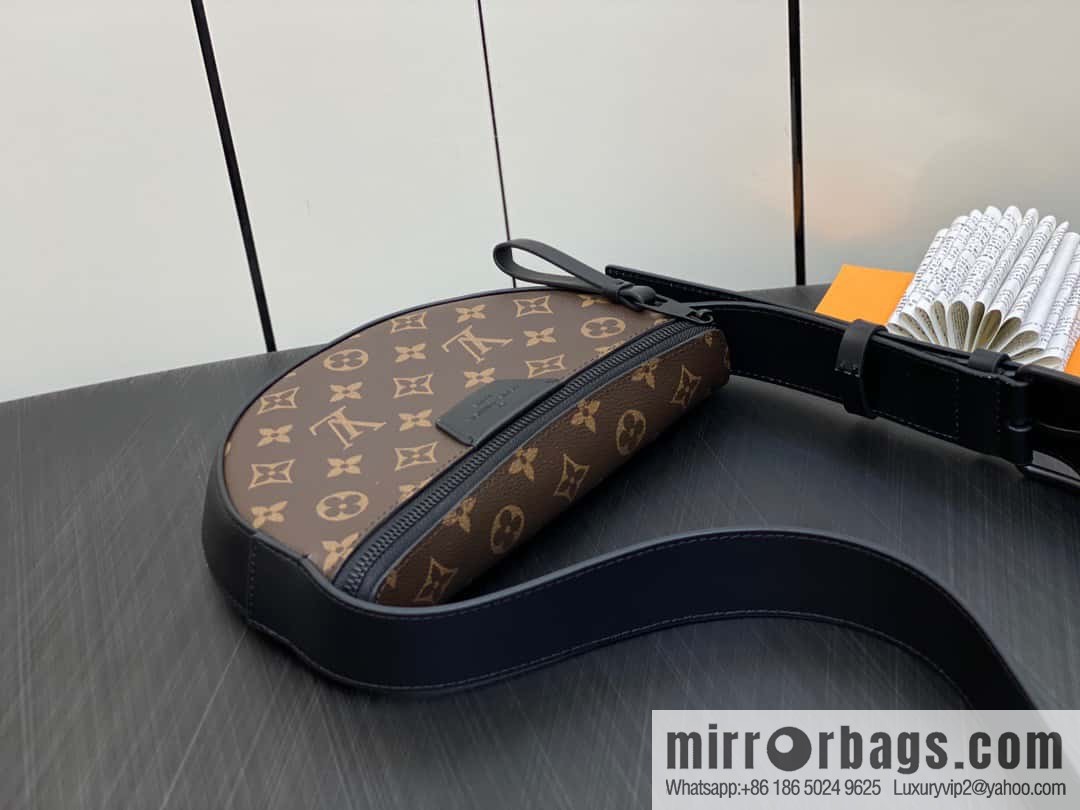 [Original order boutique] M23835 monogram men's bag moon bag series, new LV MOON CROSSBODY handbag in autumn and winter