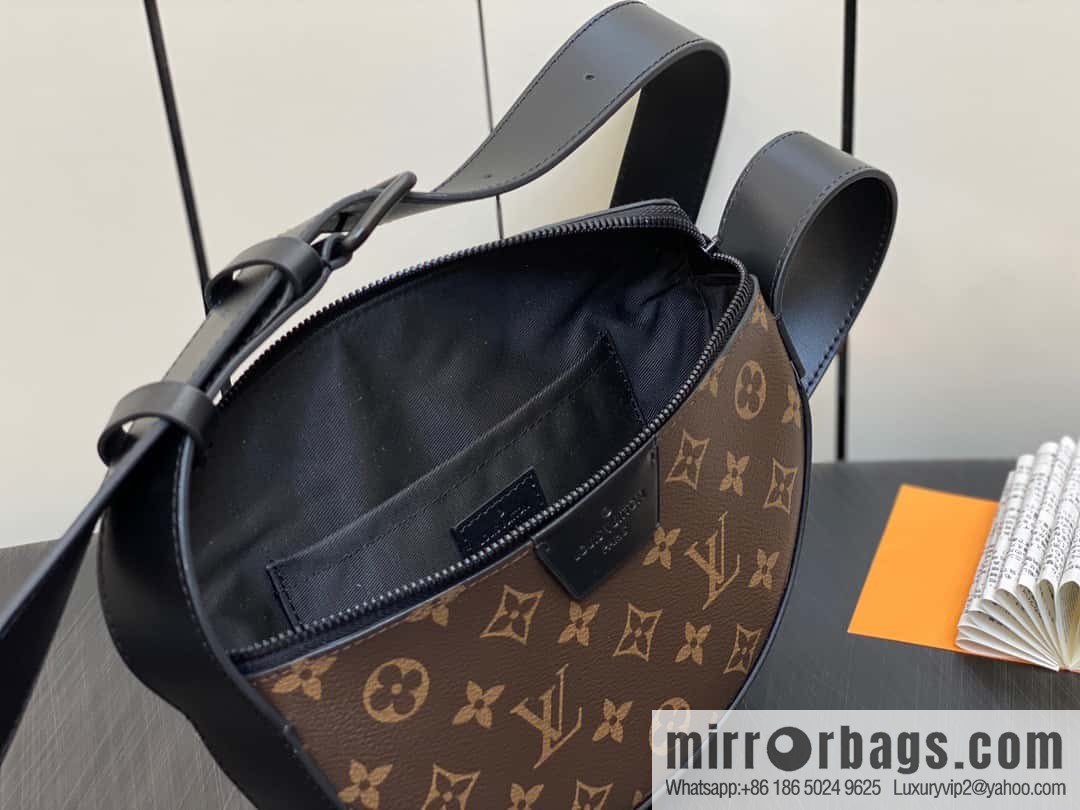 [Original order boutique] M23835 monogram men's bag moon bag series, new LV MOON CROSSBODY handbag in autumn and winter