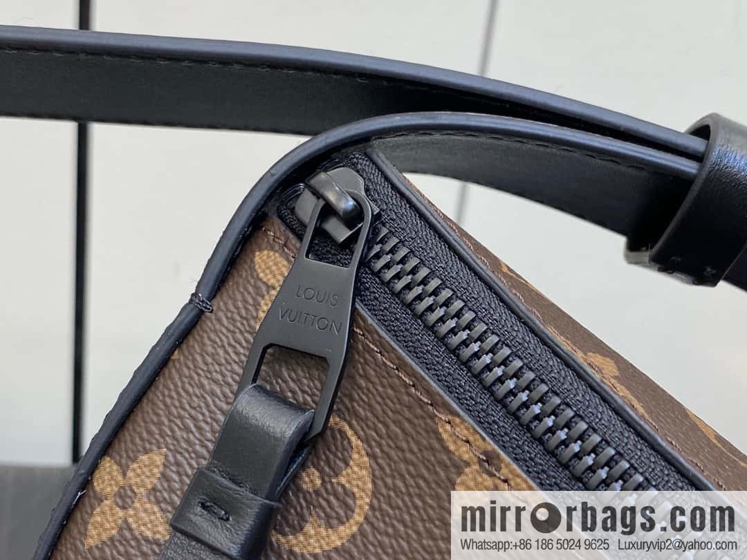 [Original order boutique] M23835 monogram men's bag moon bag series, new LV MOON CROSSBODY handbag in autumn and winter
