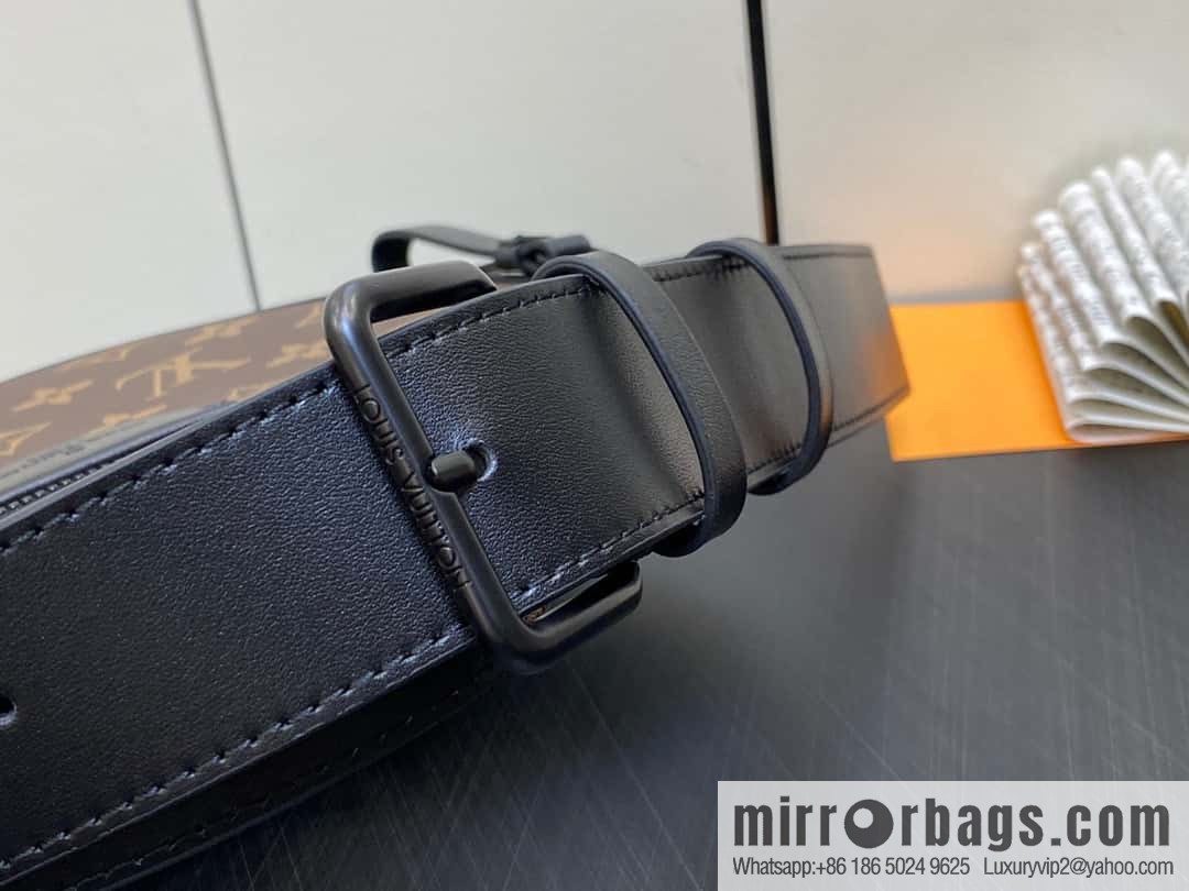 [Original order boutique] M23835 monogram men's bag moon bag series, new LV MOON CROSSBODY handbag in autumn and winter