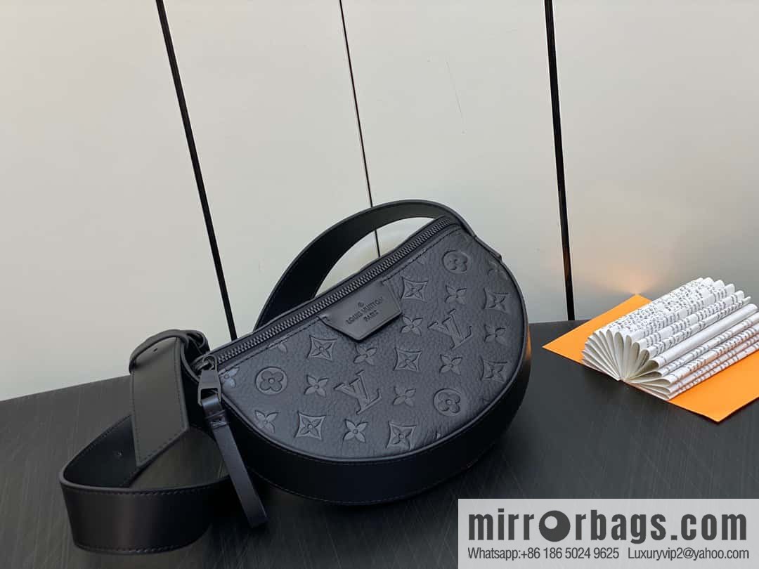 [Original order boutique] M23835 black full leather, men's bag moon bag series, new LV MOON CROSSBODY handbag in autumn and winter