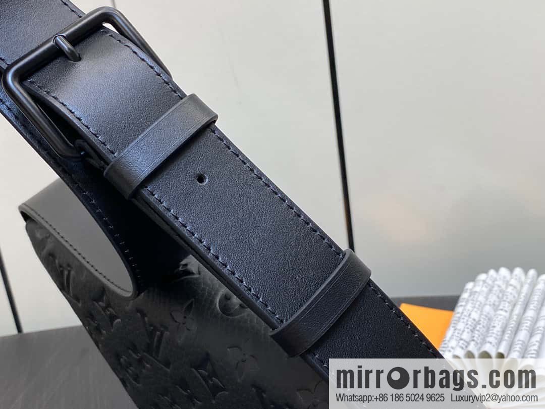 [Original order boutique] M23835 black full leather, men's bag moon bag series, new LV MOON CROSSBODY handbag in autumn and winter