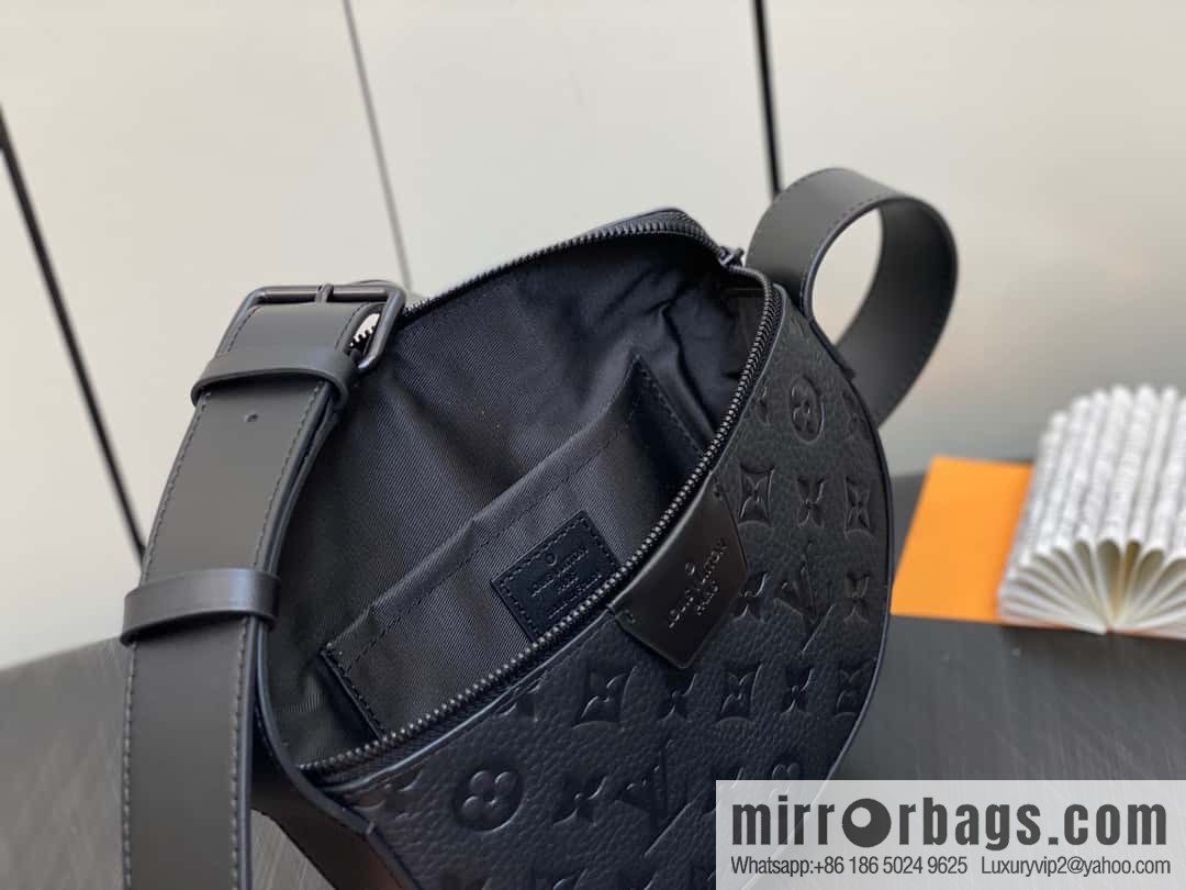 [Original order boutique] M23835 black full leather, men's bag moon bag series, new LV MOON CROSSBODY handbag in autumn and winter