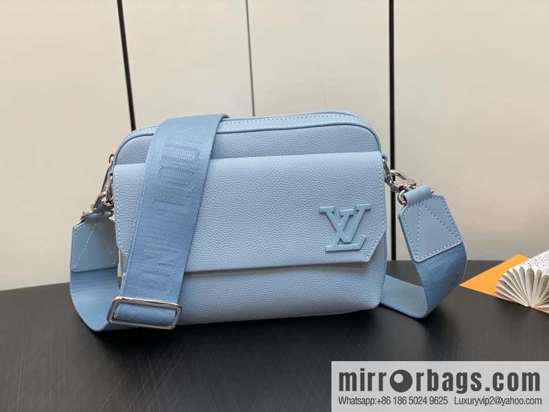 [Original order boutique] M23710 light blue, full leather men's bag messenger bag series, new FASTLINE messenger bag in autumn and winter
