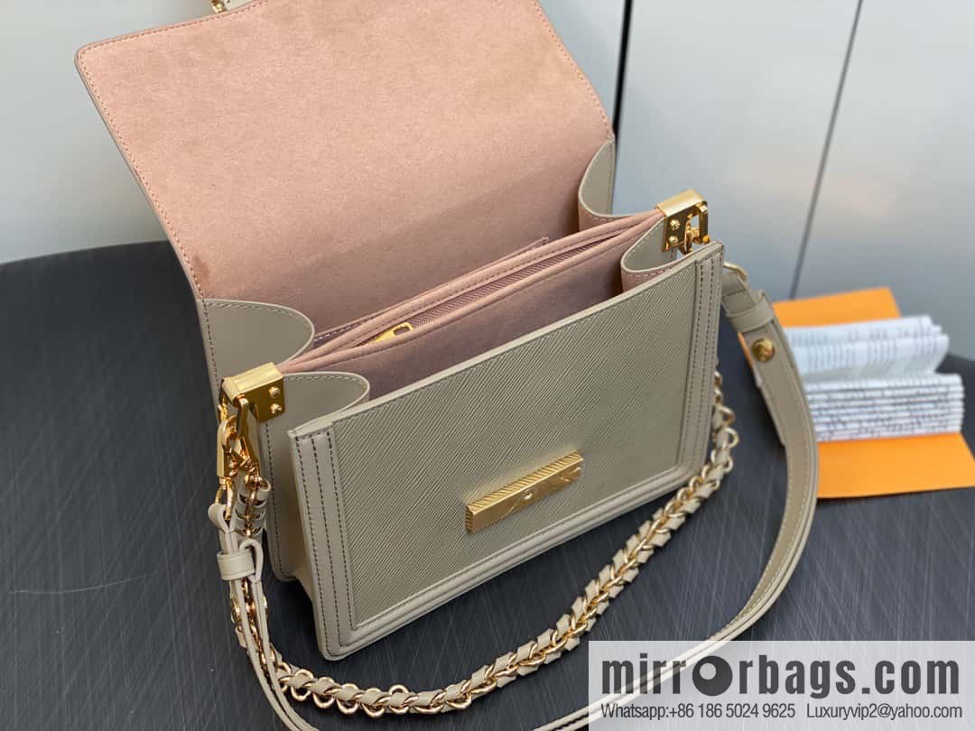 [Original order boutique] M23635 khaki epi Daphne series DAUPHINE medium handbag M23635 This Dauphine medium handbag