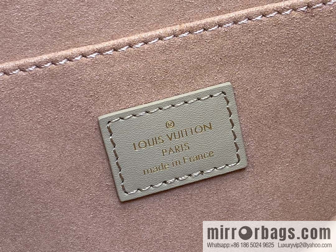 [Original order boutique] M23635 khaki epi Daphne series DAUPHINE medium handbag M23635 This Dauphine medium handbag