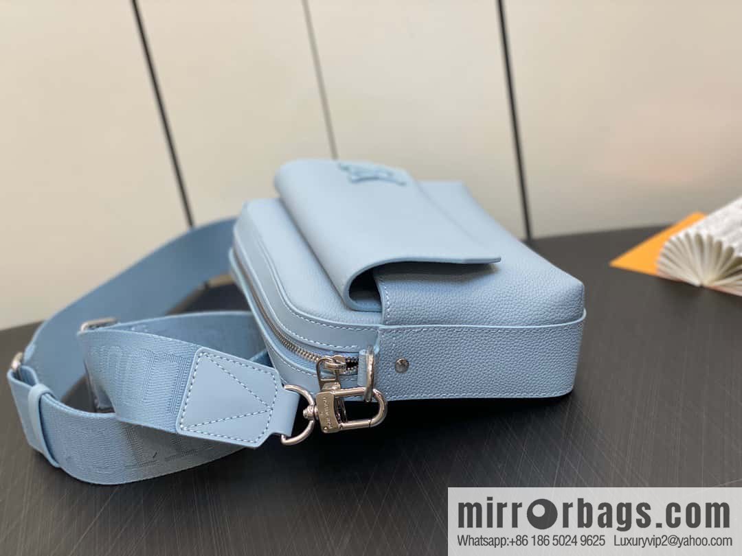 [Original order boutique] M23710 light blue, full leather men's bag messenger bag series, new FASTLINE messenger bag in autumn and winter