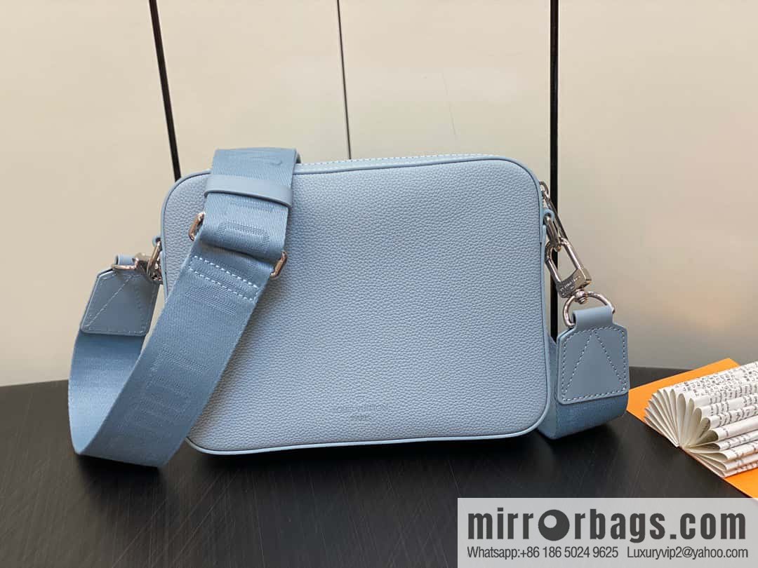 [Original order boutique] M23710 light blue, full leather men's bag messenger bag series, new FASTLINE messenger bag in autumn and winter