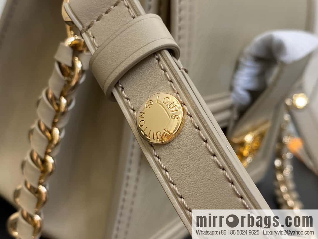 [Original order boutique] M23635 khaki epi Daphne series DAUPHINE medium handbag M23635 This Dauphine medium handbag