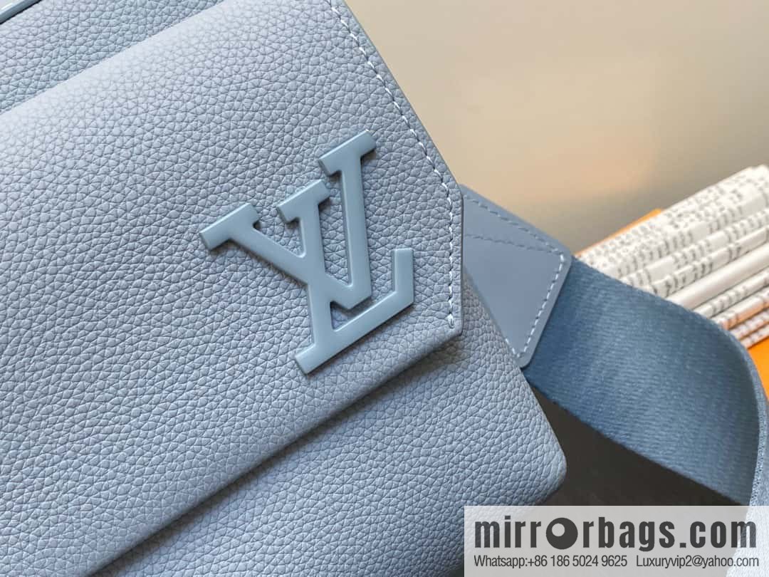 [Original order boutique] M23710 light blue, full leather men's bag messenger bag series, new FASTLINE messenger bag in autumn and winter