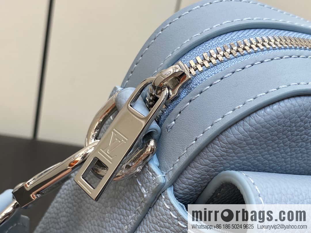 [Original order boutique] M23710 light blue, full leather men's bag messenger bag series, new FASTLINE messenger bag in autumn and winter