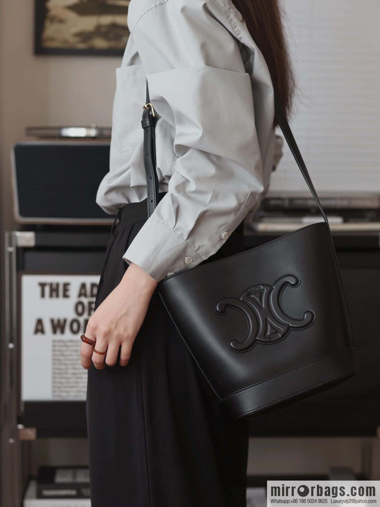 [Premium quality, all steel hardware] eline CUIR TRIOMPHE leather bucket bag model: CL198243