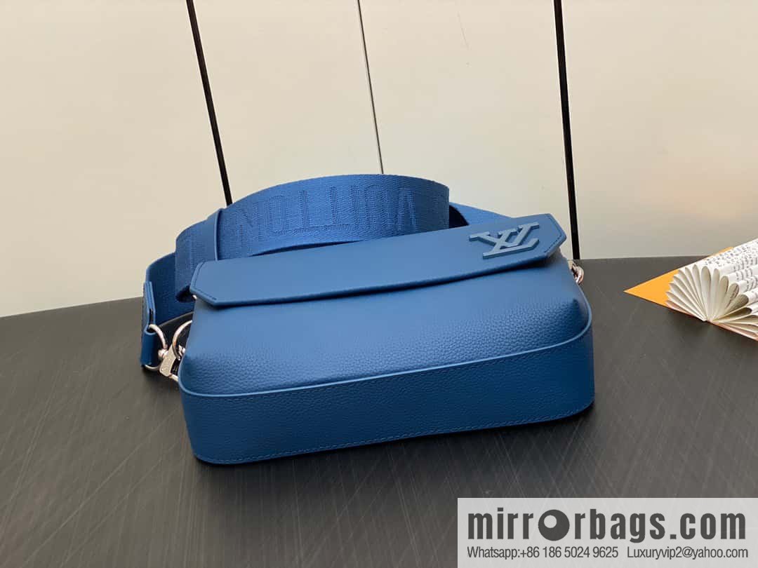 [Original order boutique] M23710 dark blue, full leather men's bag messenger bag series, new FASTLINE messenger bag in autumn and winter