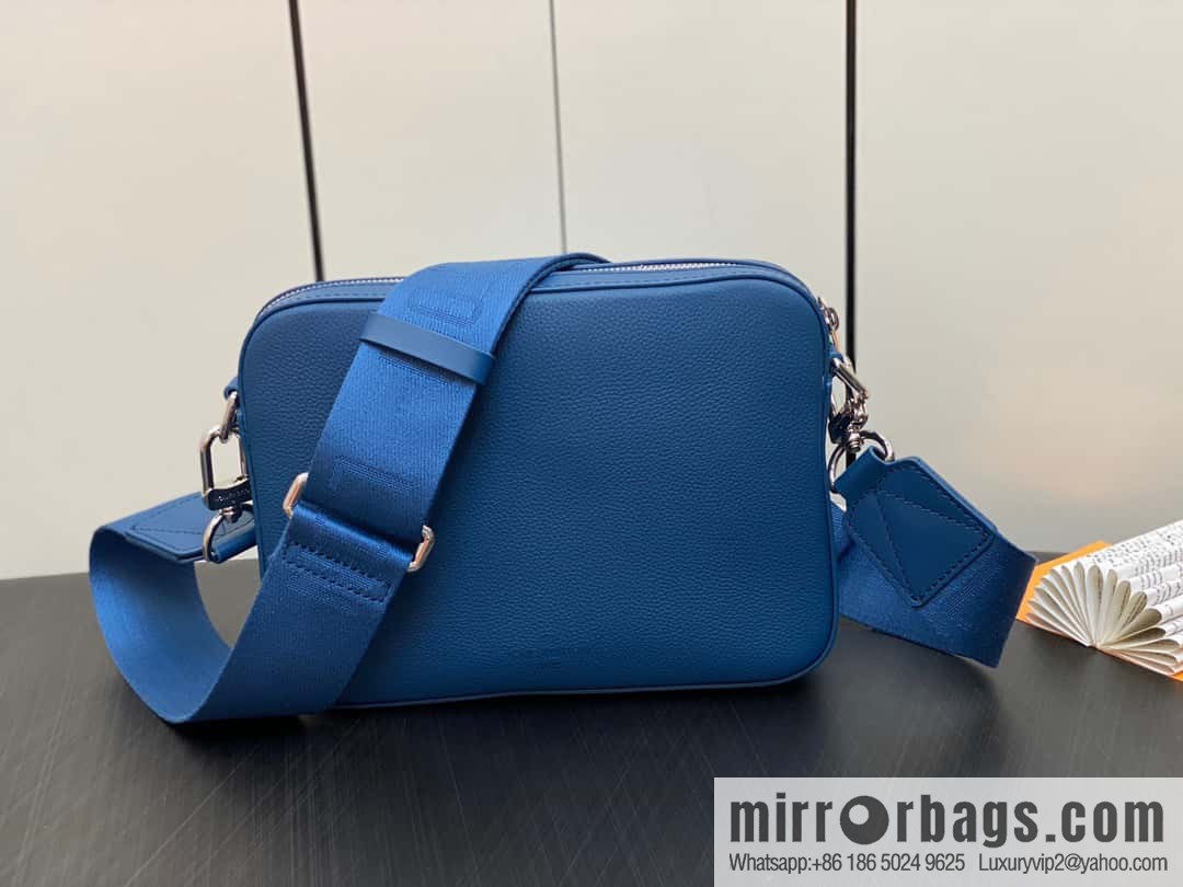 [Original order boutique] M23710 dark blue, full leather men's bag messenger bag series, new FASTLINE messenger bag in autumn and winter