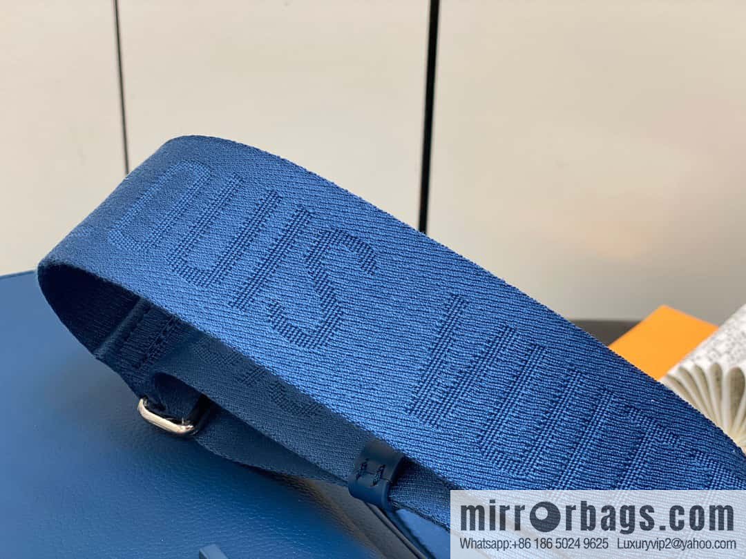 [Original order boutique] M23710 dark blue, full leather men's bag messenger bag series, new FASTLINE messenger bag in autumn and winter