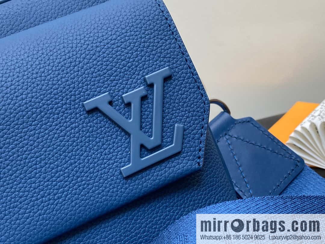 [Original order boutique] M23710 dark blue, full leather men's bag messenger bag series, new FASTLINE messenger bag in autumn and winter