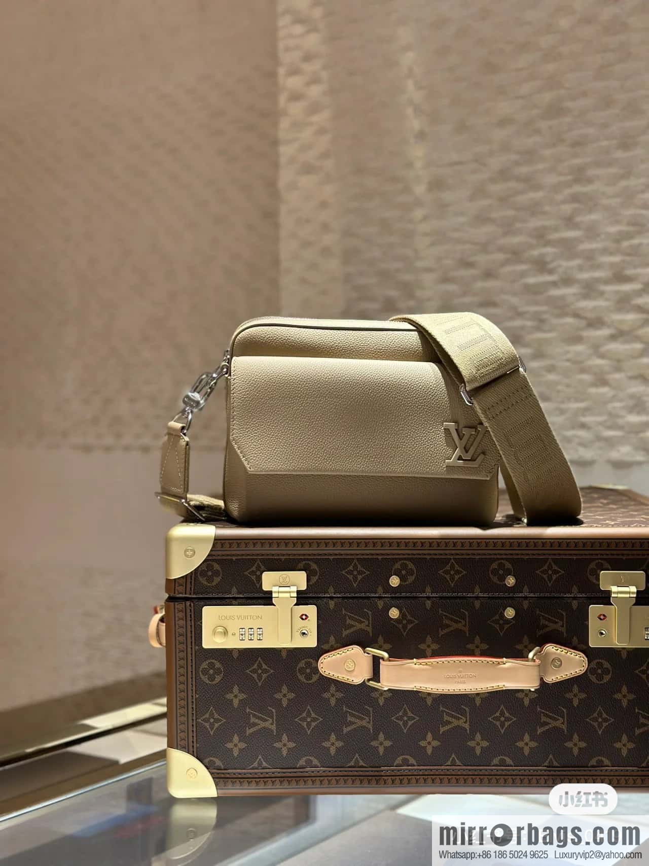 [Original order boutique] M23710 apricot, full leather men's bag messenger bag series, new FASTLINE messenger bag in autumn and winter